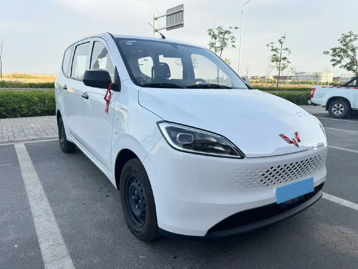2025 WuLing HongGuang New Energy REEV 99HP REEV,autocango,china used car exporter,china ev exporter,chinese used car exporter,chinese used ev exporter