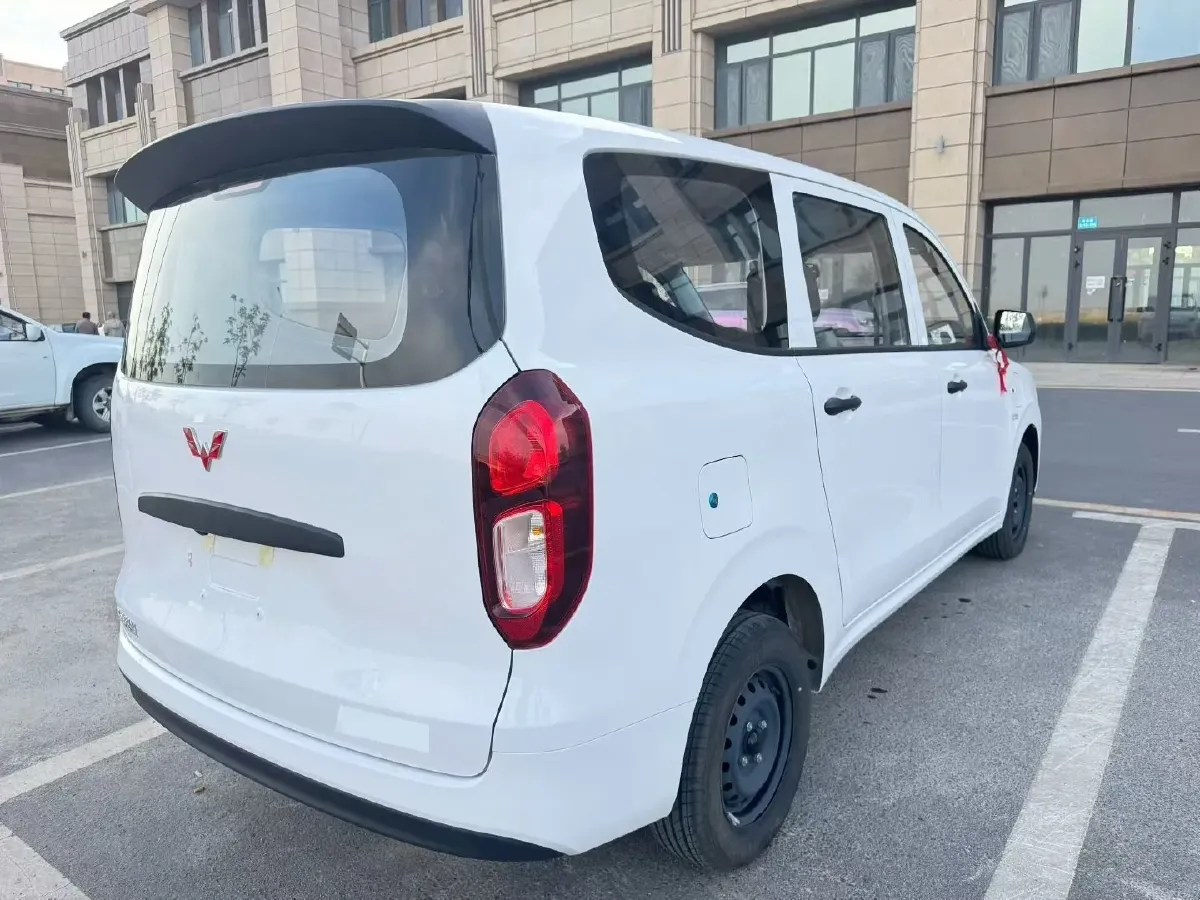 2025 WuLing HongGuang New Energy REEV 99HP REEV,autocango,china used car exporter,china ev exporter,chinese used car exporter,chinese used ev exporter