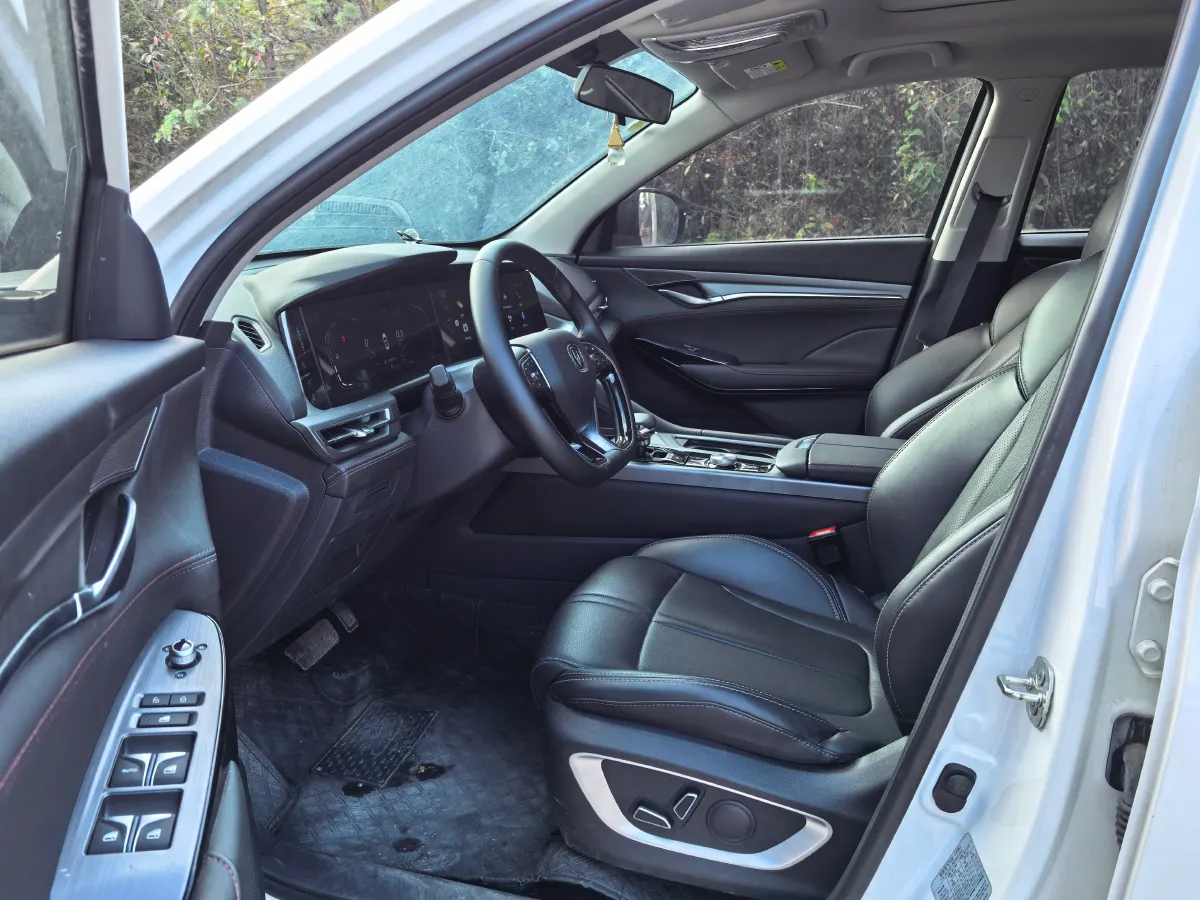 2022 ChangAn CS75 Plus 1.5T 178HP L4 6AT,autocango,china used car exporter,china ev exporter,chinese used car exporter,chinese used ev exporter