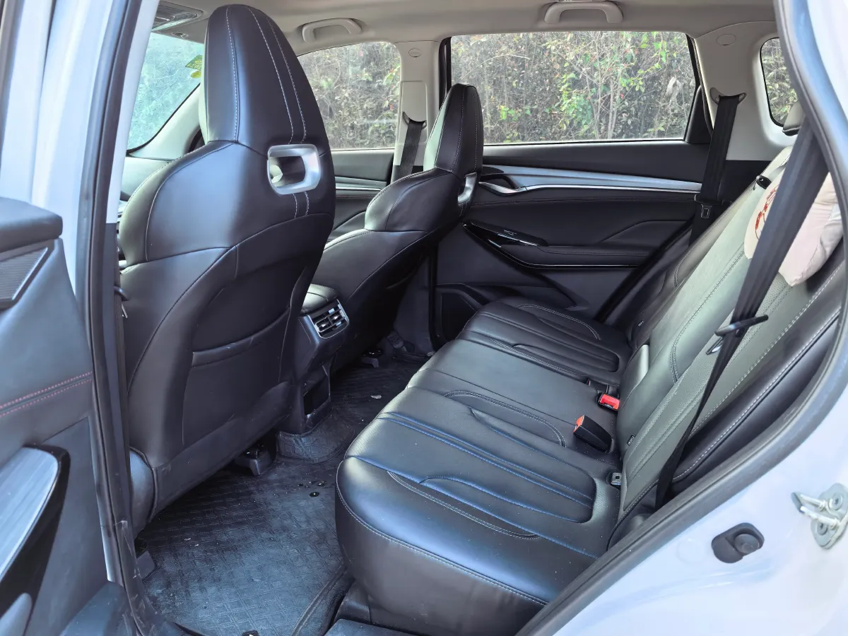 2022 ChangAn CS75 Plus 1.5T 178HP L4 6AT,autocango,china used car exporter,china ev exporter,chinese used car exporter,chinese used ev exporter