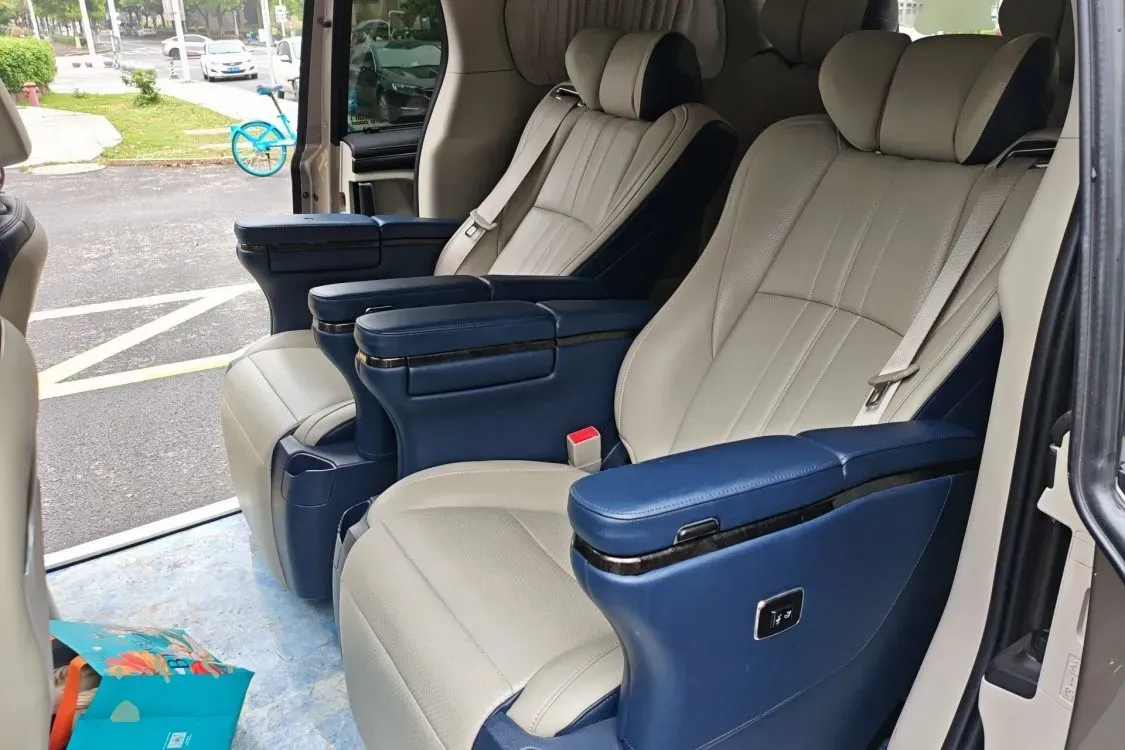 2023 Buick GL8 2.0T 237HP L4 9AT,autocango,china used car exporter,china ev exporter,chinese used car exporter,chinese used ev exporter