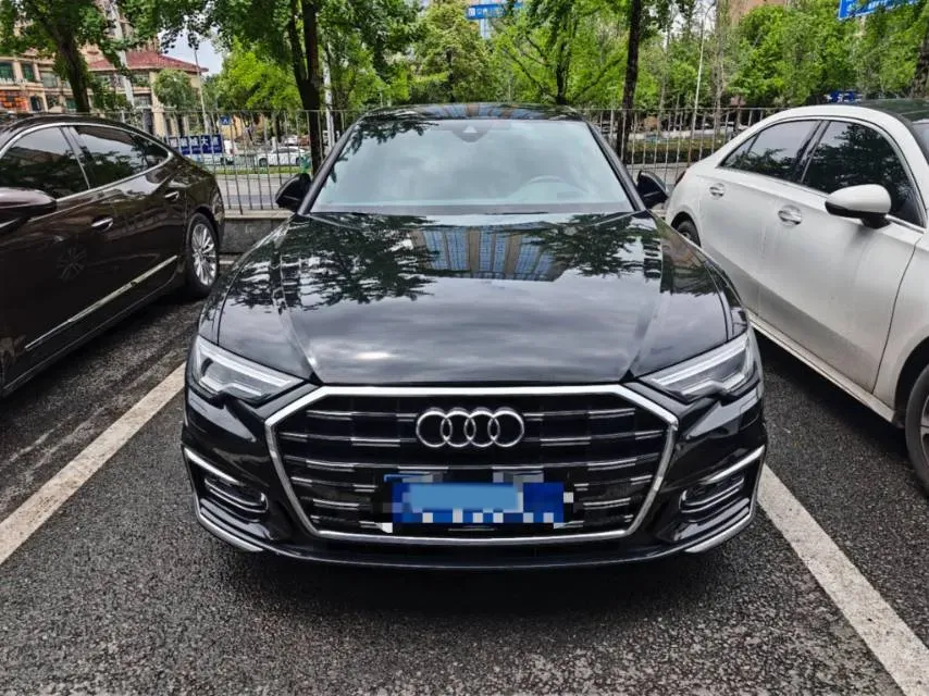 2023 Audi A6L 2.0T 190HP L4 7DCT,autocango,china used car exporter,china ev exporter,chinese used car exporter,chinese used ev exporter