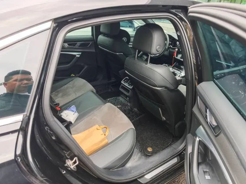 2023 Audi A6L 2.0T 190HP L4 7DCT,autocango,china used car exporter,china ev exporter,chinese used car exporter,chinese used ev exporter