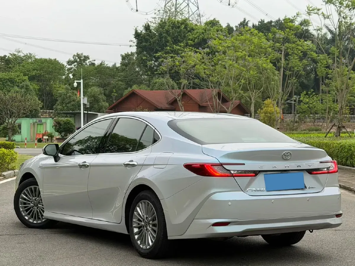 2024 Toyota Camry 2.0L 152HP L4 E-CVT Hybrid,autocango,china used car exporter,china ev exporter,chinese used car exporter,chinese used ev exporter