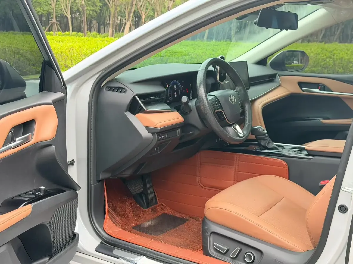 2024 Toyota Camry 2.0L 152HP L4 E-CVT Hybrid,autocango,china used car exporter,china ev exporter,chinese used car exporter,chinese used ev exporter