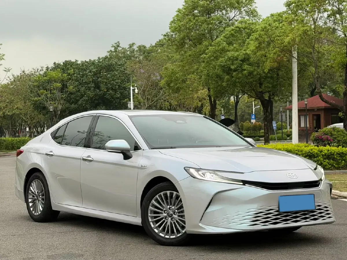 2024 Toyota Camry 2.0L 152HP L4 E-CVT Hybrid,autocango,china used car exporter,china ev exporter,chinese used car exporter,chinese used ev exporter