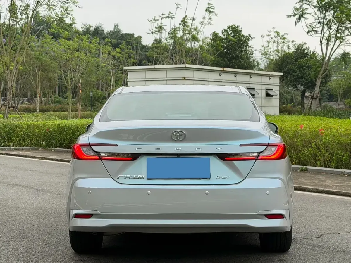 2024 Toyota Camry 2.0L 152HP L4 E-CVT Hybrid,autocango,china used car exporter,china ev exporter,chinese used car exporter,chinese used ev exporter