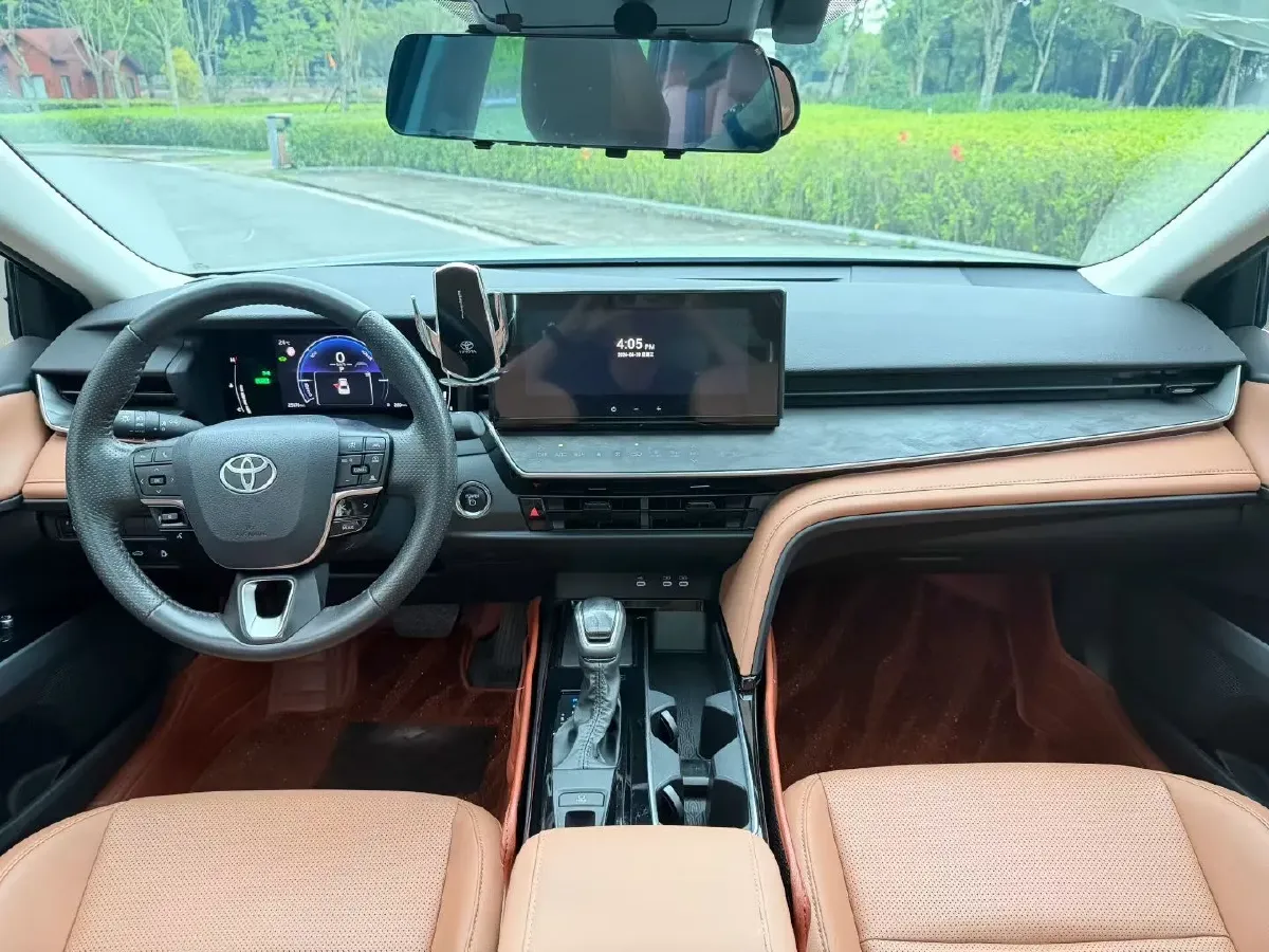 2024 Toyota Camry 2.0L 152HP L4 E-CVT Hybrid,autocango,china used car exporter,china ev exporter,chinese used car exporter,chinese used ev exporter