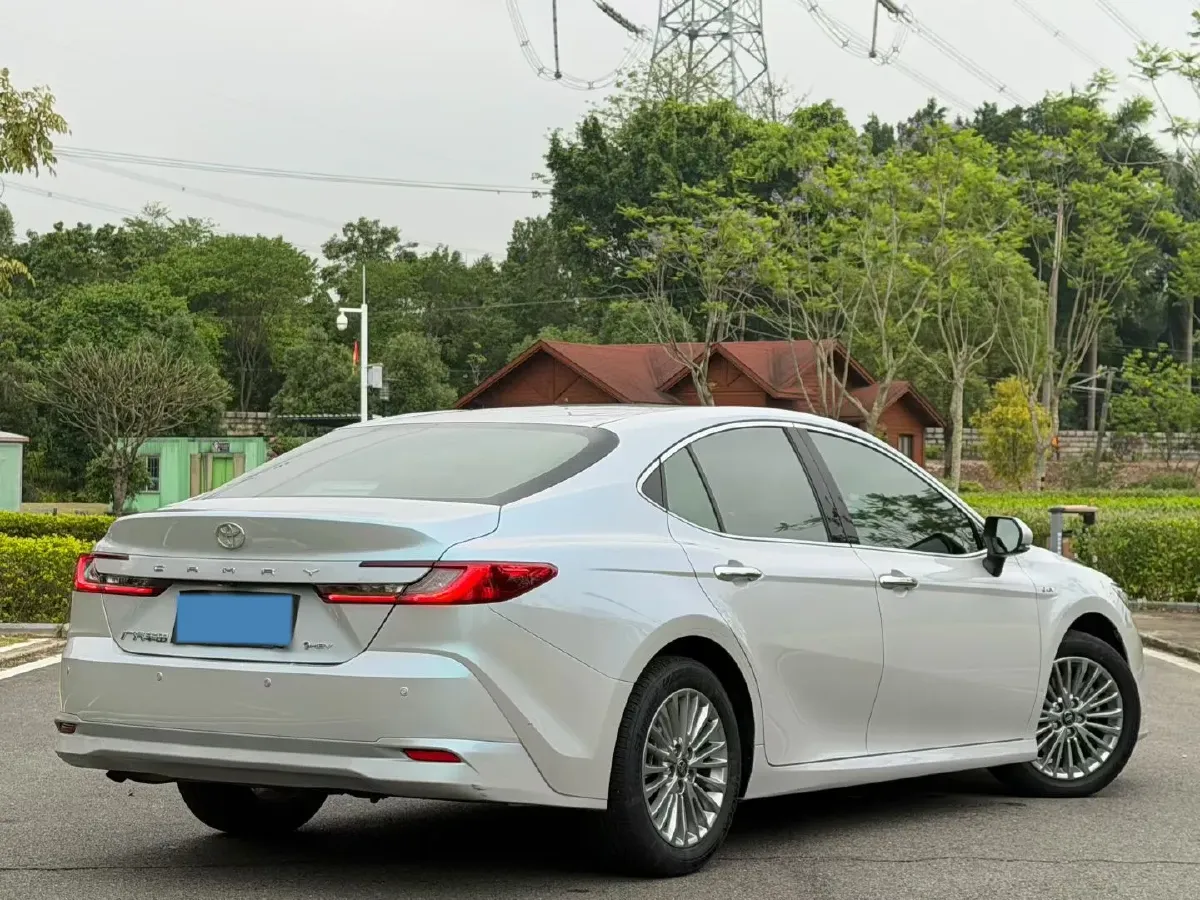 2024 Toyota Camry 2.0L 152HP L4 E-CVT Hybrid,autocango,china used car exporter,china ev exporter,chinese used car exporter,chinese used ev exporter