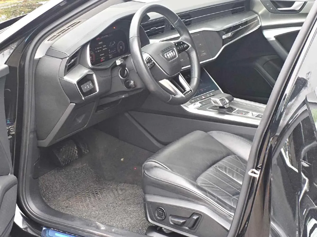 2020 Audi A6L 2.0T 190HP L4 7DCT,autocango,china used car exporter,china ev exporter,chinese used car exporter,chinese used ev exporter