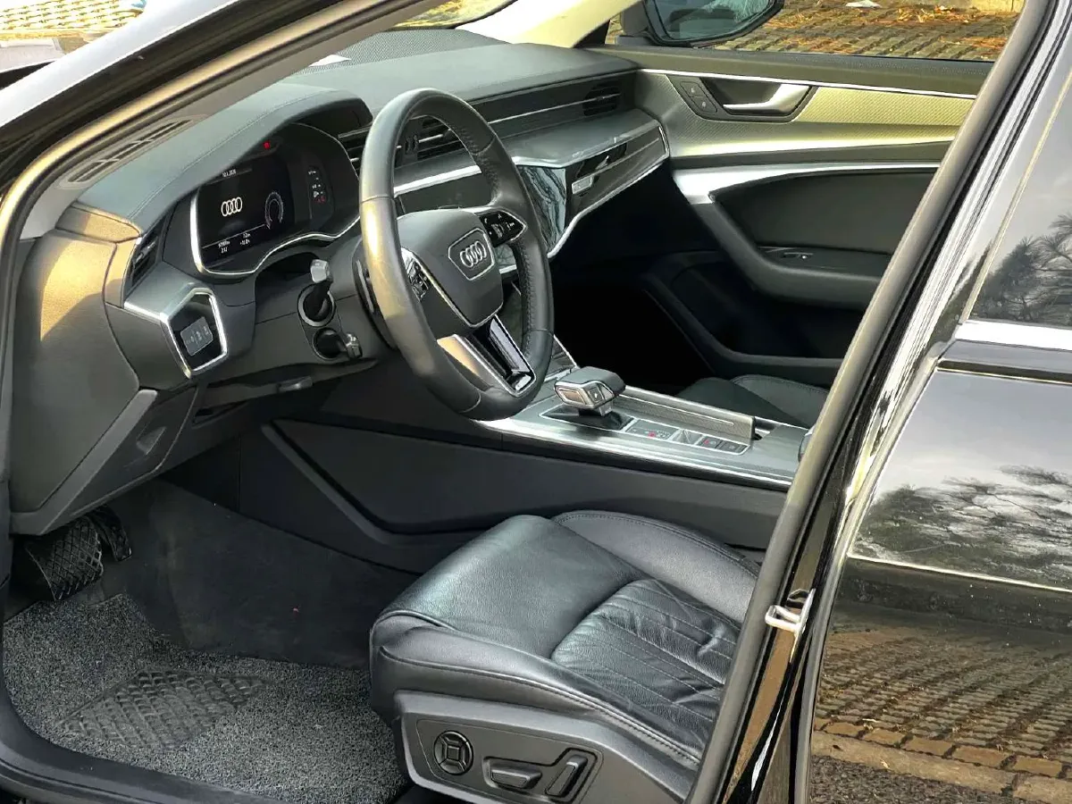 2020 Audi A6L 2.0T 190HP L4 7DCT,autocango,china used car exporter,china ev exporter,chinese used car exporter,chinese used ev exporter