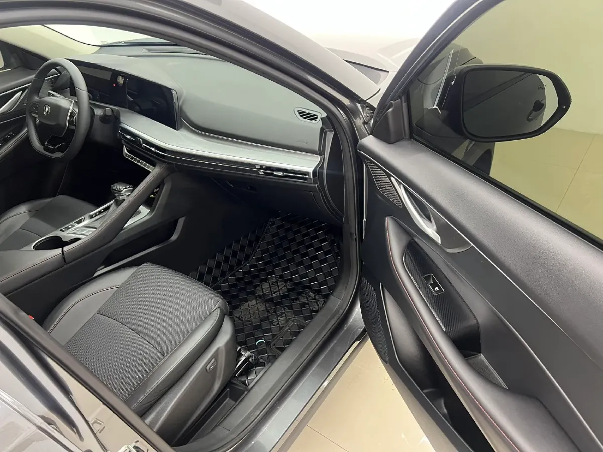 2023 ChangAn CS35 Plus 1.4T 160HP L4 7DCT,autocango,china used car exporter,china ev exporter,chinese used car exporter,chinese used ev exporter