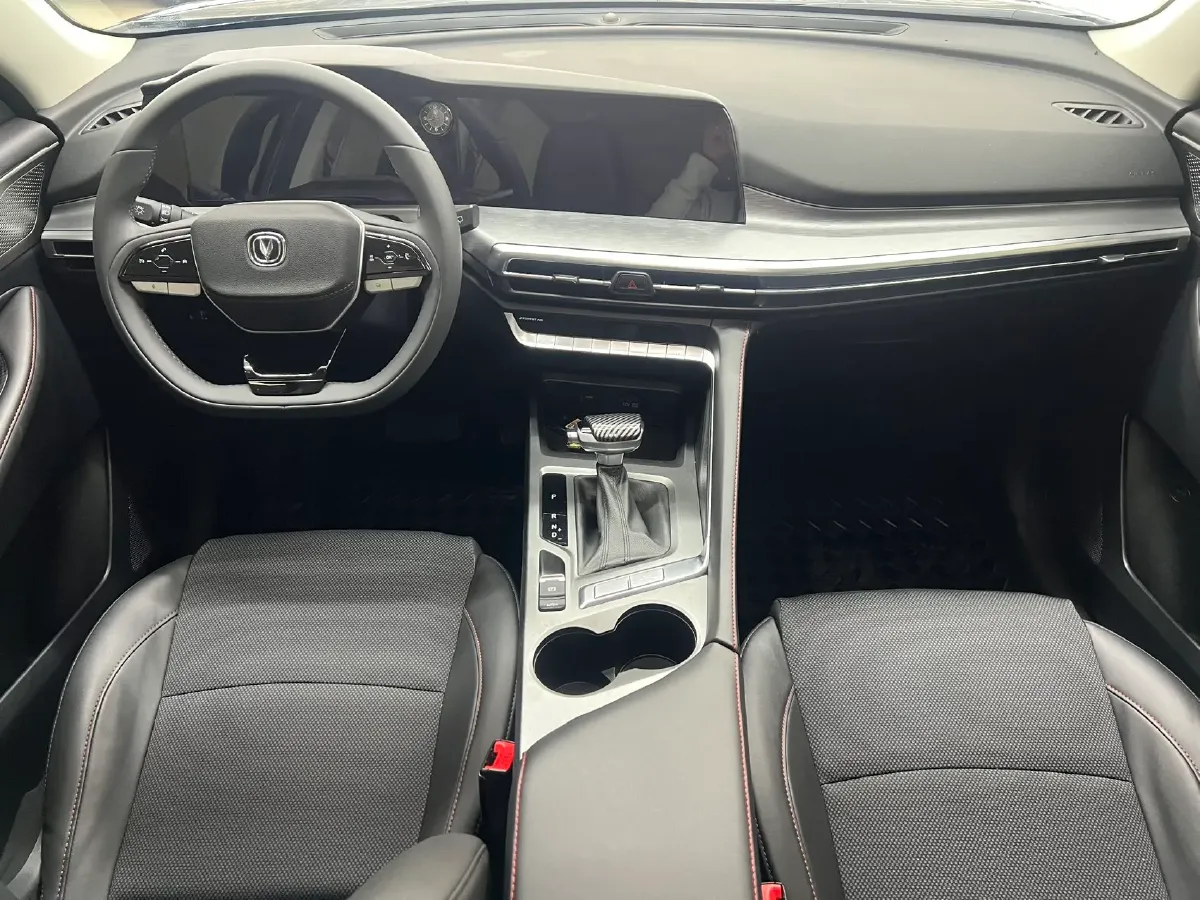 2023 ChangAn CS35 Plus 1.4T 160HP L4 7DCT,autocango,china used car exporter,china ev exporter,chinese used car exporter,chinese used ev exporter