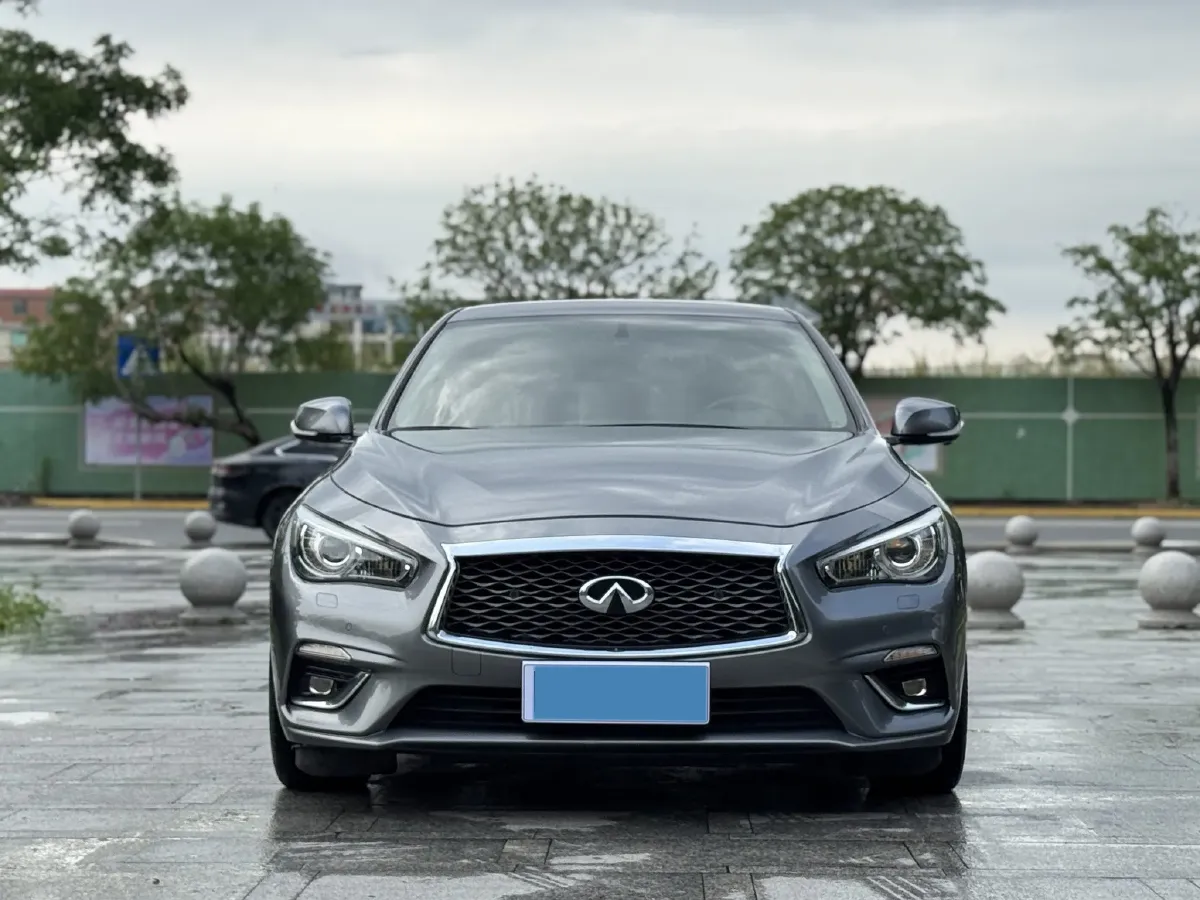 2018 Jeep Grand Commander 2.0T 265HP L4 9AT,autocango,china used car exporter,china ev exporter,chinese used car exporter,chinese used ev exporter