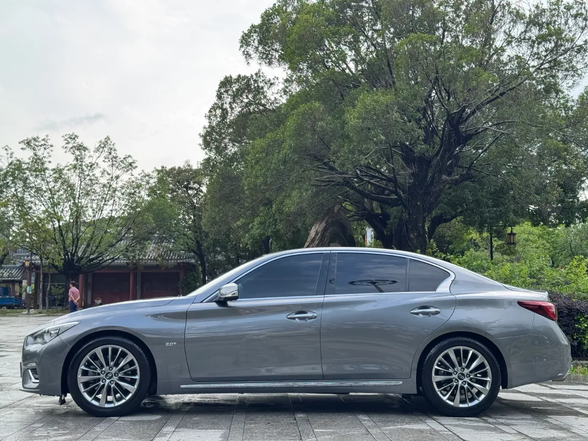 2018 Jeep Grand Commander 2.0T 265HP L4 9AT,autocango,china used car exporter,china ev exporter,chinese used car exporter,chinese used ev exporter