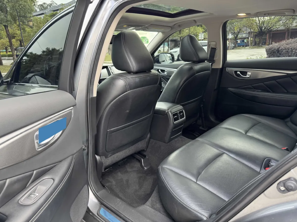 2018 Jeep Grand Commander 2.0T 265HP L4 9AT,autocango,china used car exporter,china ev exporter,chinese used car exporter,chinese used ev exporter