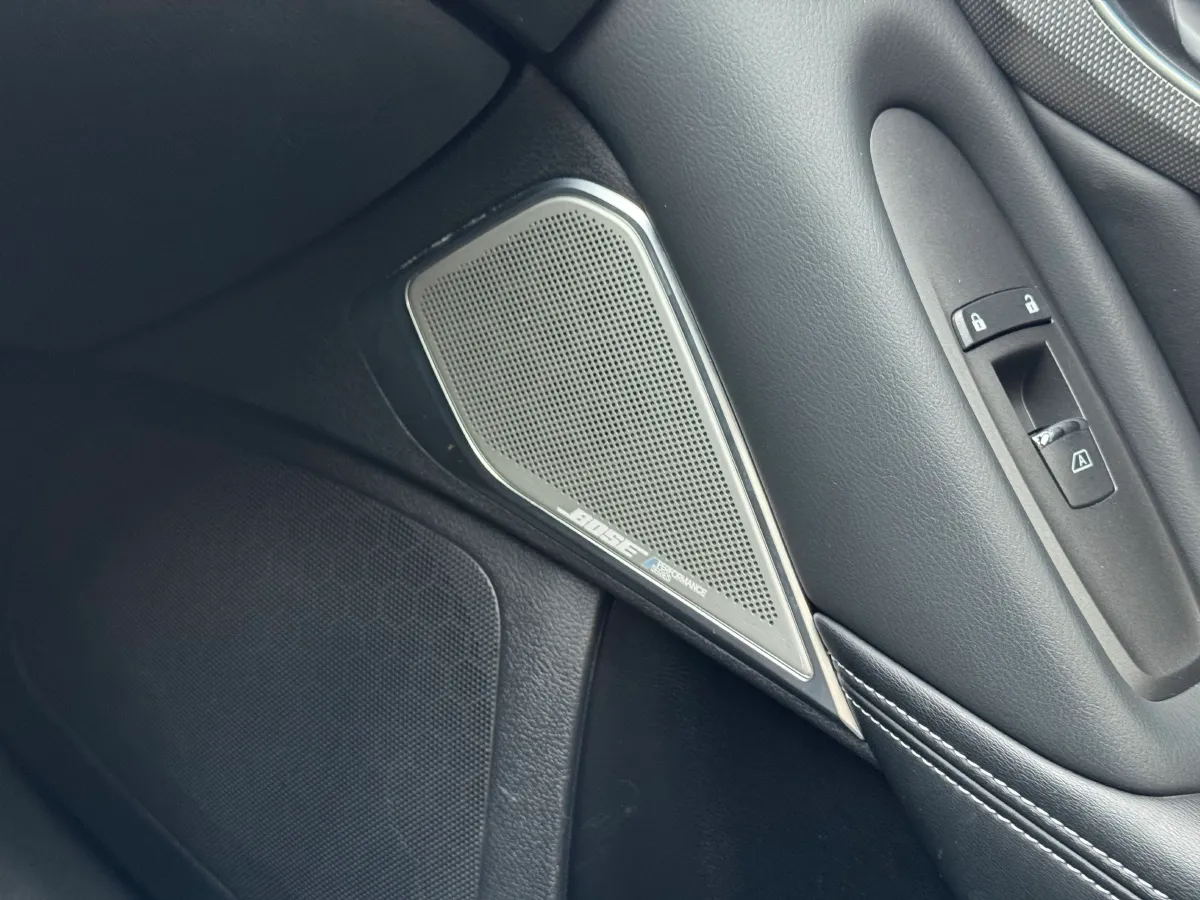 2018 Jeep Grand Commander 2.0T 265HP L4 9AT,autocango,china used car exporter,china ev exporter,chinese used car exporter,chinese used ev exporter