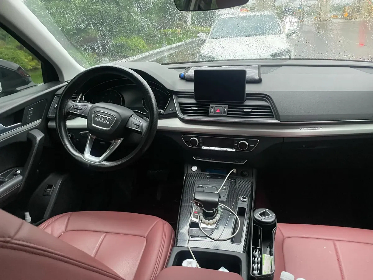 2020 Audi Q5L 2.0T 190HP L4 7DCT,autocango,china used car exporter,china ev exporter,chinese used car exporter,chinese used ev exporter