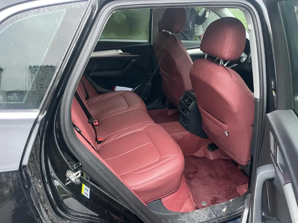 2020 Audi Q5L 2.0T 190HP L4 7DCT,autocango,china used car exporter,china ev exporter,chinese used car exporter,chinese used ev exporter