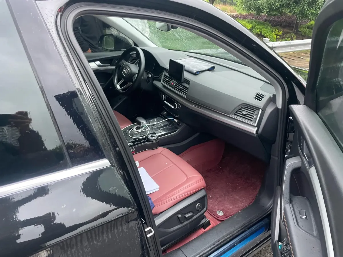 2020 Audi Q5L 2.0T 190HP L4 7DCT,autocango,china used car exporter,china ev exporter,chinese used car exporter,chinese used ev exporter