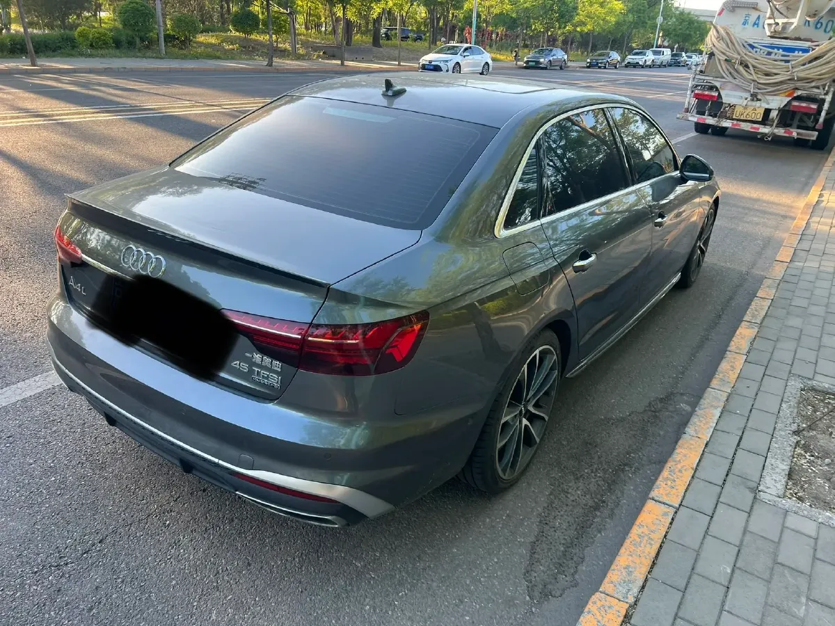 2020 Audi A4L 2.0T 252HP L4 7DCT,autocango,china used car exporter,china ev exporter,chinese used car exporter,chinese used ev exporter