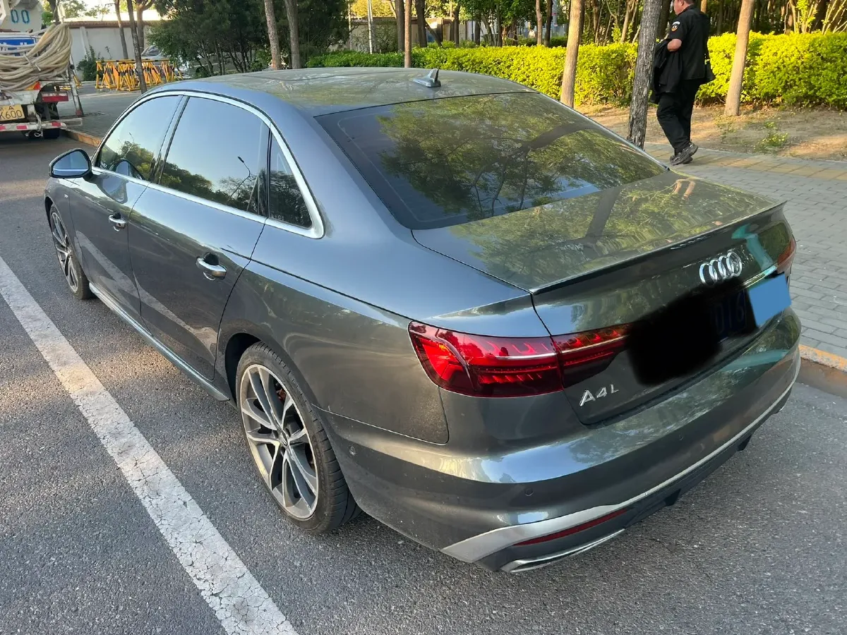 2020 Audi A4L 2.0T 252HP L4 7DCT,autocango,china used car exporter,china ev exporter,chinese used car exporter,chinese used ev exporter