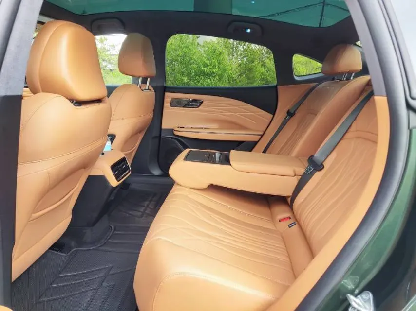 2025 Geely Galaxy Starshine 8 1.5T 163HP L4 3DHT PHEV 27.69KWH,autocango,china used car exporter,china ev exporter,chinese used car exporter,chinese used ev exporter