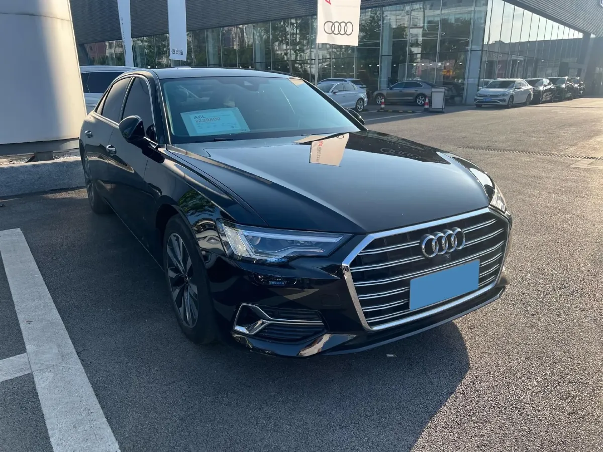 2023 Audi A6L 2.0T 245HP L4 7DCT,autocango,china used car exporter,china ev exporter,chinese used car exporter,chinese used ev exporter