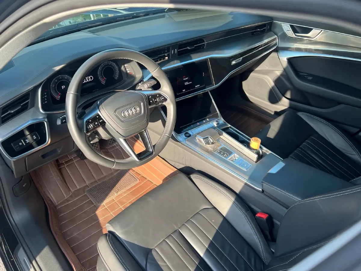 2023 Audi A6L 2.0T 245HP L4 7DCT,autocango,china used car exporter,china ev exporter,chinese used car exporter,chinese used ev exporter