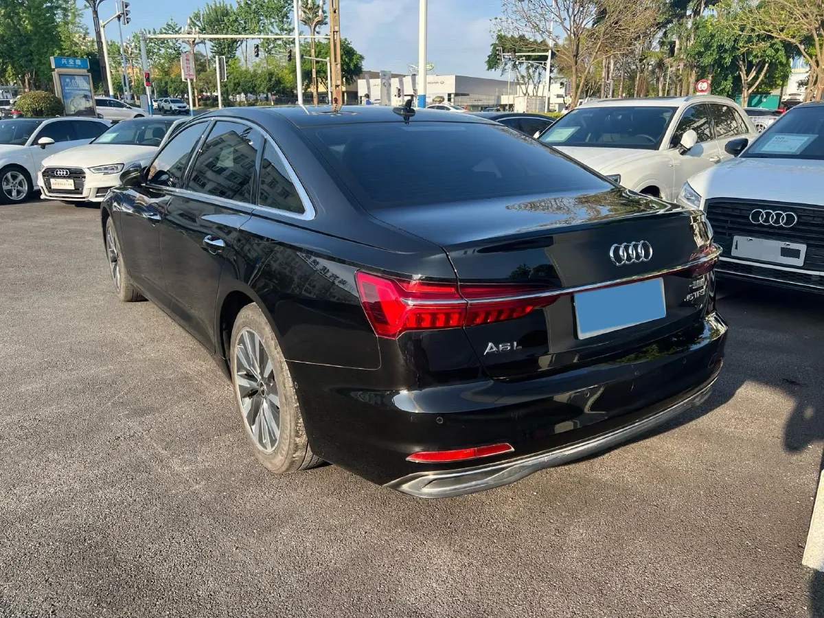 2023 Audi A6L 2.0T 245HP L4 7DCT,autocango,china used car exporter,china ev exporter,chinese used car exporter,chinese used ev exporter