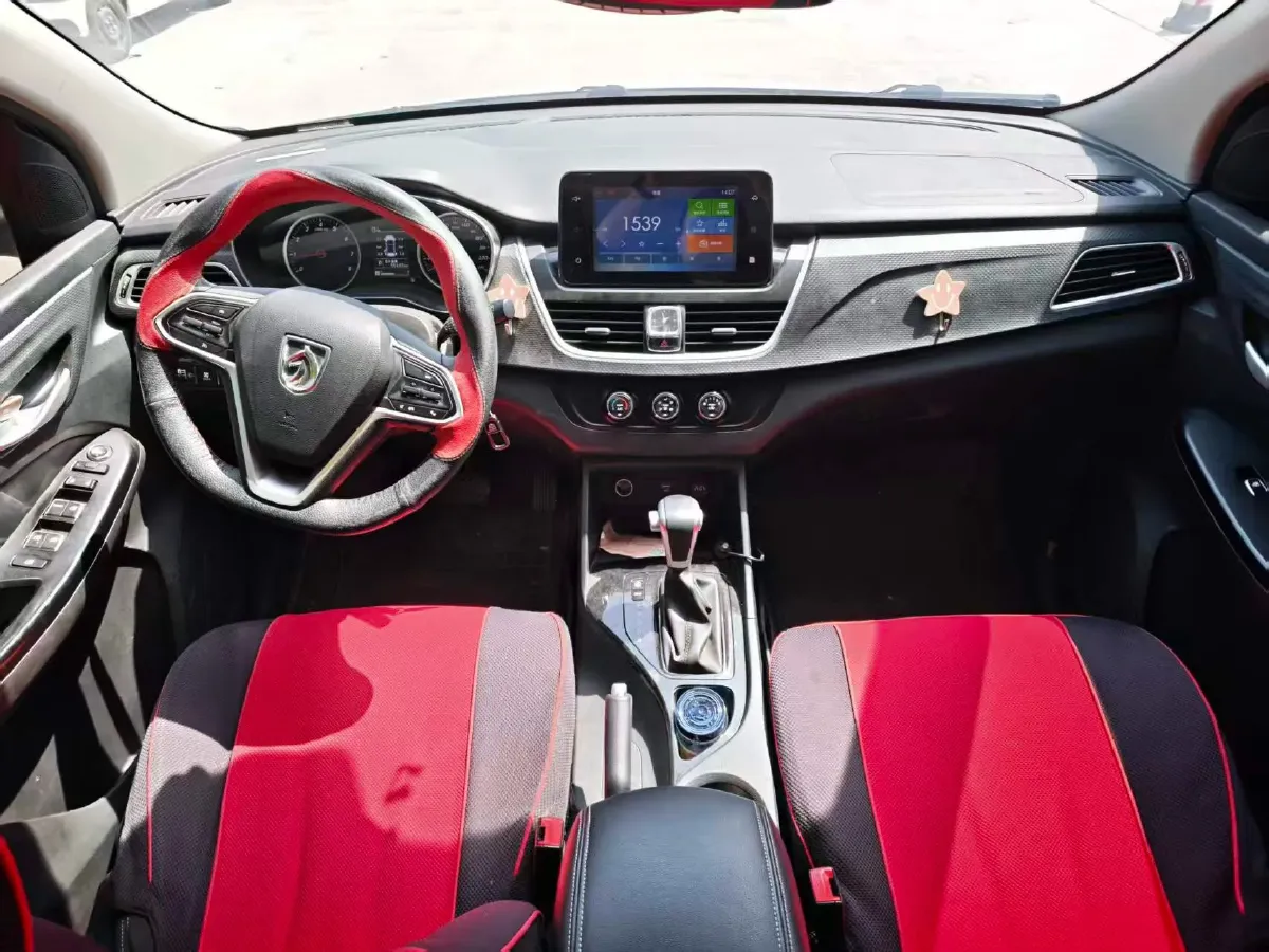 2019 BaoJun 730 1.5T 151HP L4 CVT,autocango,china used car exporter,china ev exporter,chinese used car exporter,chinese used ev exporter
