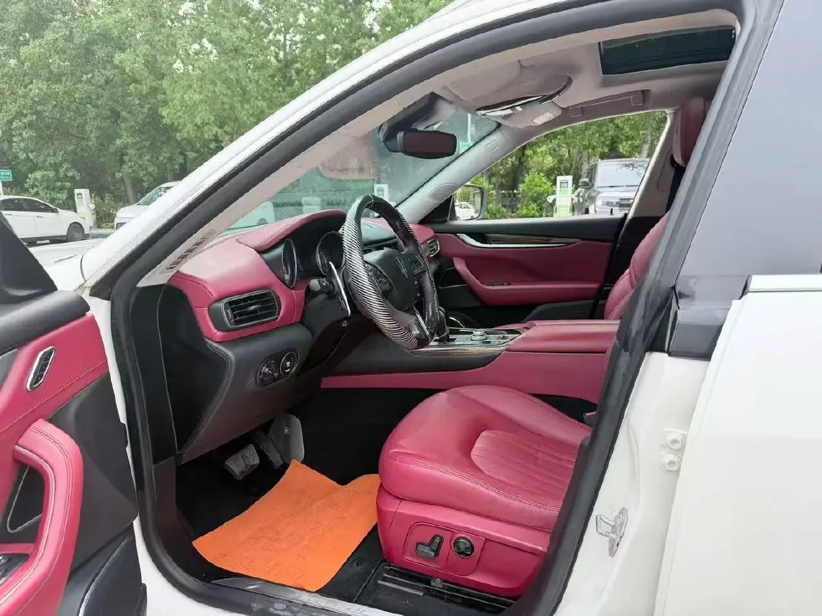 2018 Maserati Levante 3.0T 350HP V6 8AT,autocango,china used car exporter,china ev exporter,chinese used car exporter,chinese used ev exporter