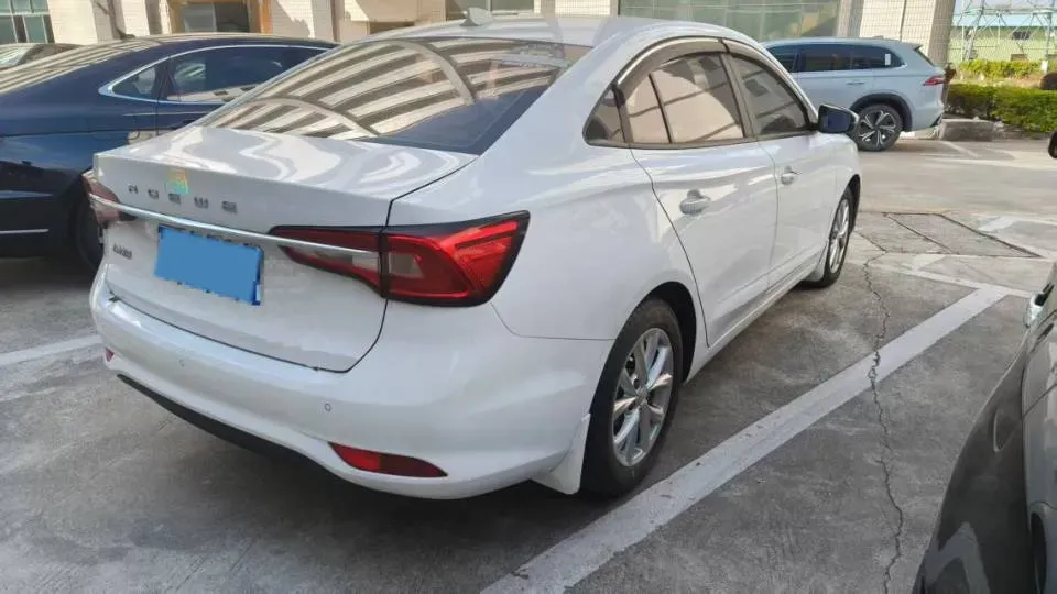 2019 Roewe i5 1.5L 120HP L4 5MT,autocango,china used car exporter,china ev exporter,chinese used car exporter,chinese used ev exporter