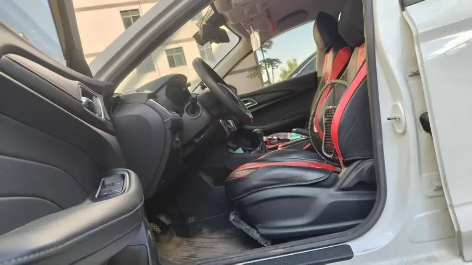 2019 Roewe i5 1.5L 120HP L4 5MT,autocango,china used car exporter,china ev exporter,chinese used car exporter,chinese used ev exporter