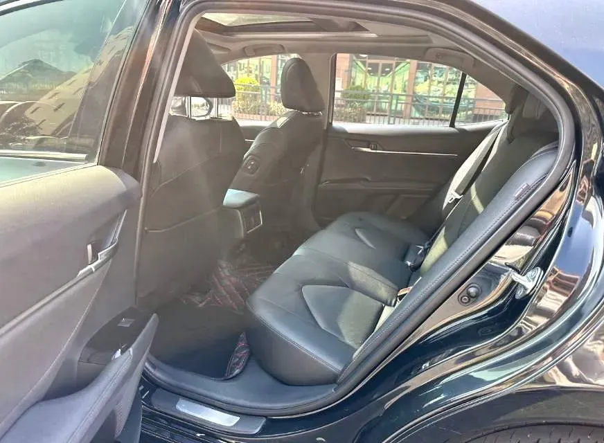 2021 Toyota Camry 2.5L 209HP L4 8AT,autocango,china used car exporter,china ev exporter,chinese used car exporter,chinese used ev exporter