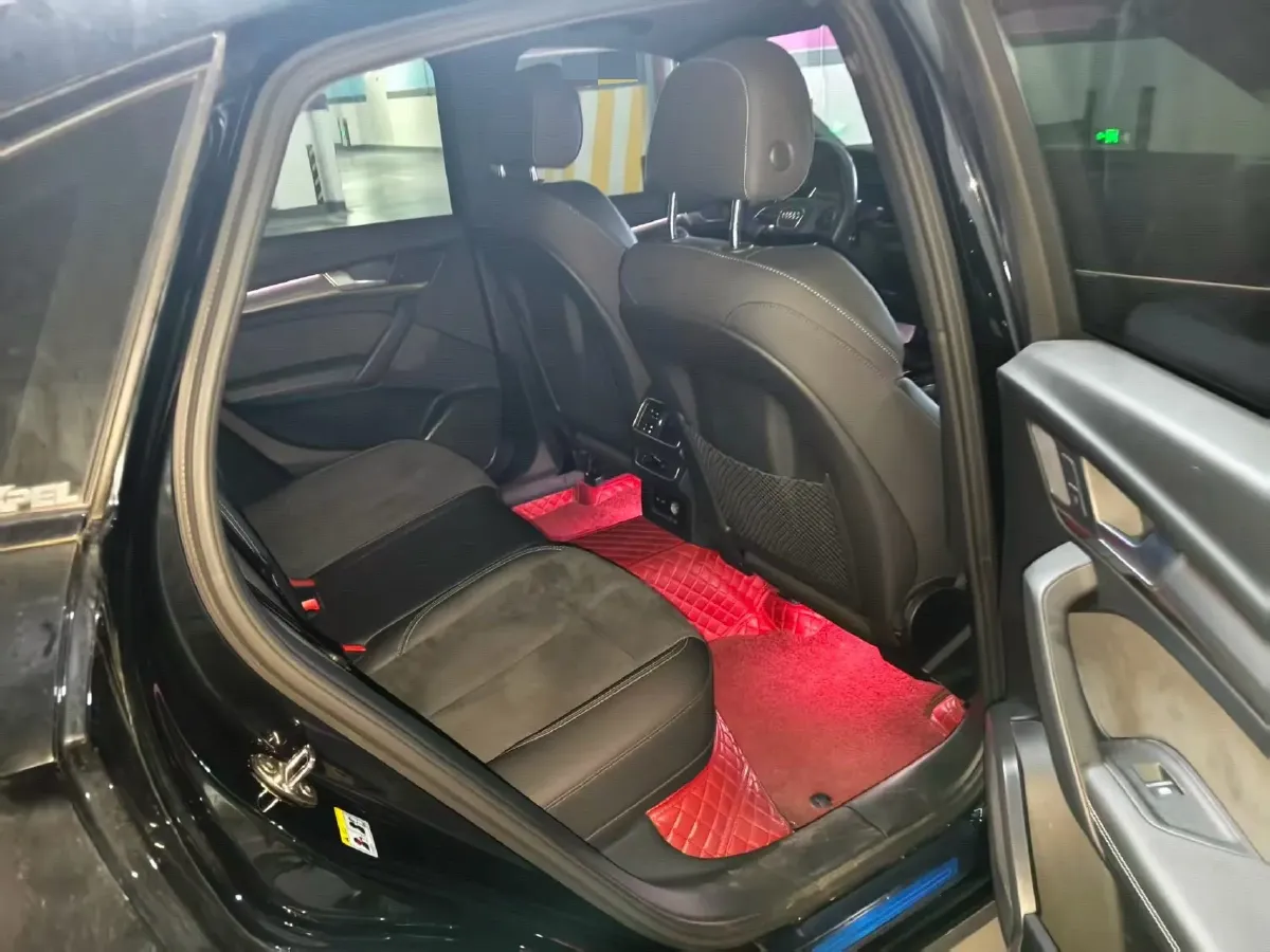 2022 Audi Q5L Sportback 2.0T 190HP L4 7DCT,autocango,china used car exporter,china ev exporter,chinese used car exporter,chinese used ev exporter