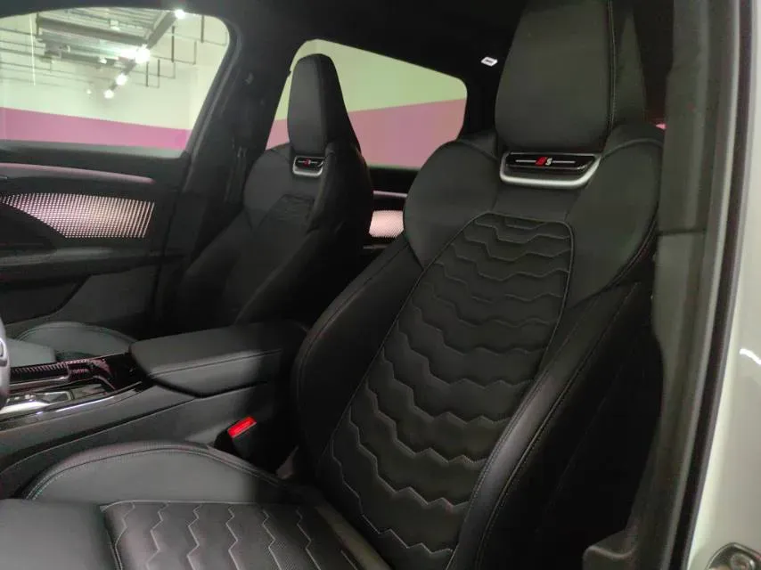 2025 Audi Q5L 2.0T 245HP L4 7DCT,autocango,china used car exporter,china ev exporter,chinese used car exporter,chinese used ev exporter