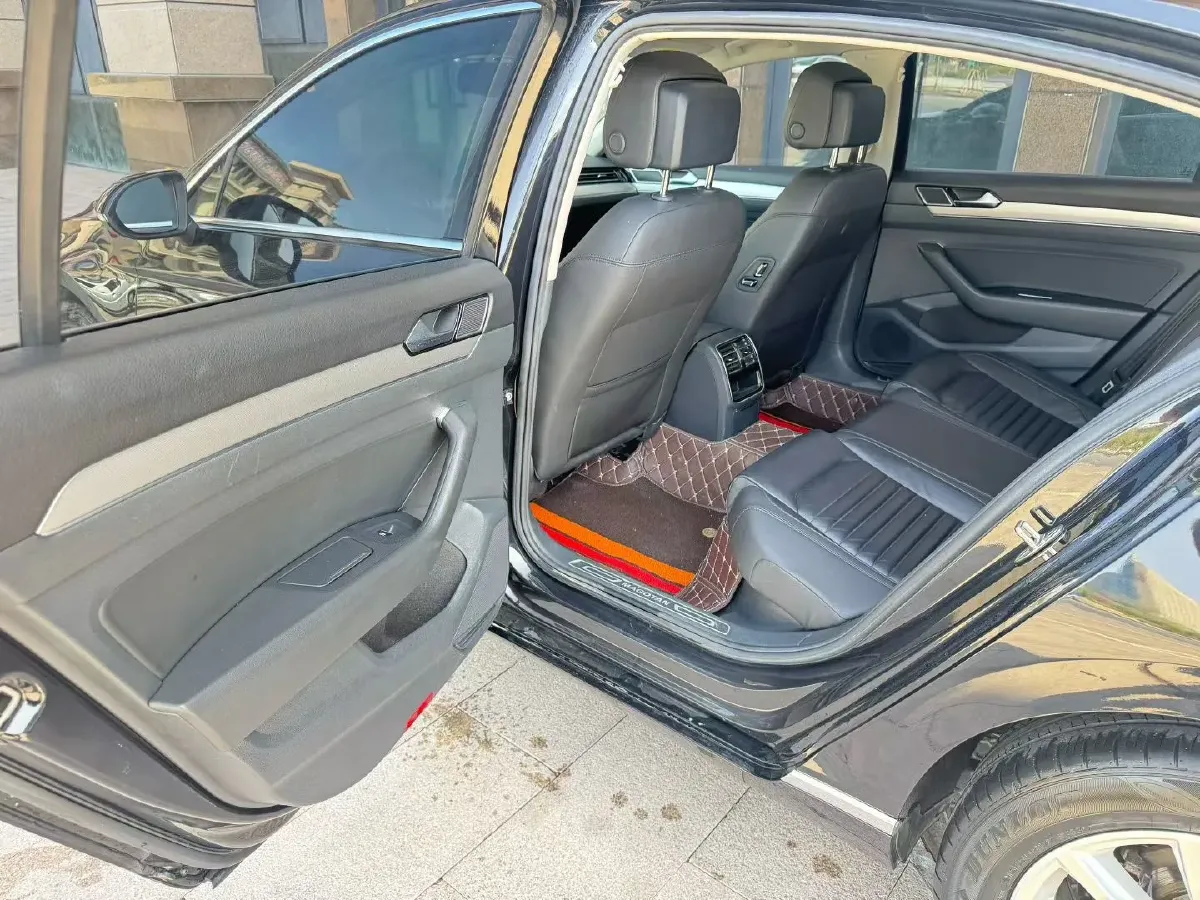 2018 Volkswagen Magotan 1.8T 180HP L4 7DCT,autocango,china used car exporter,china ev exporter,chinese used car exporter,chinese used ev exporter