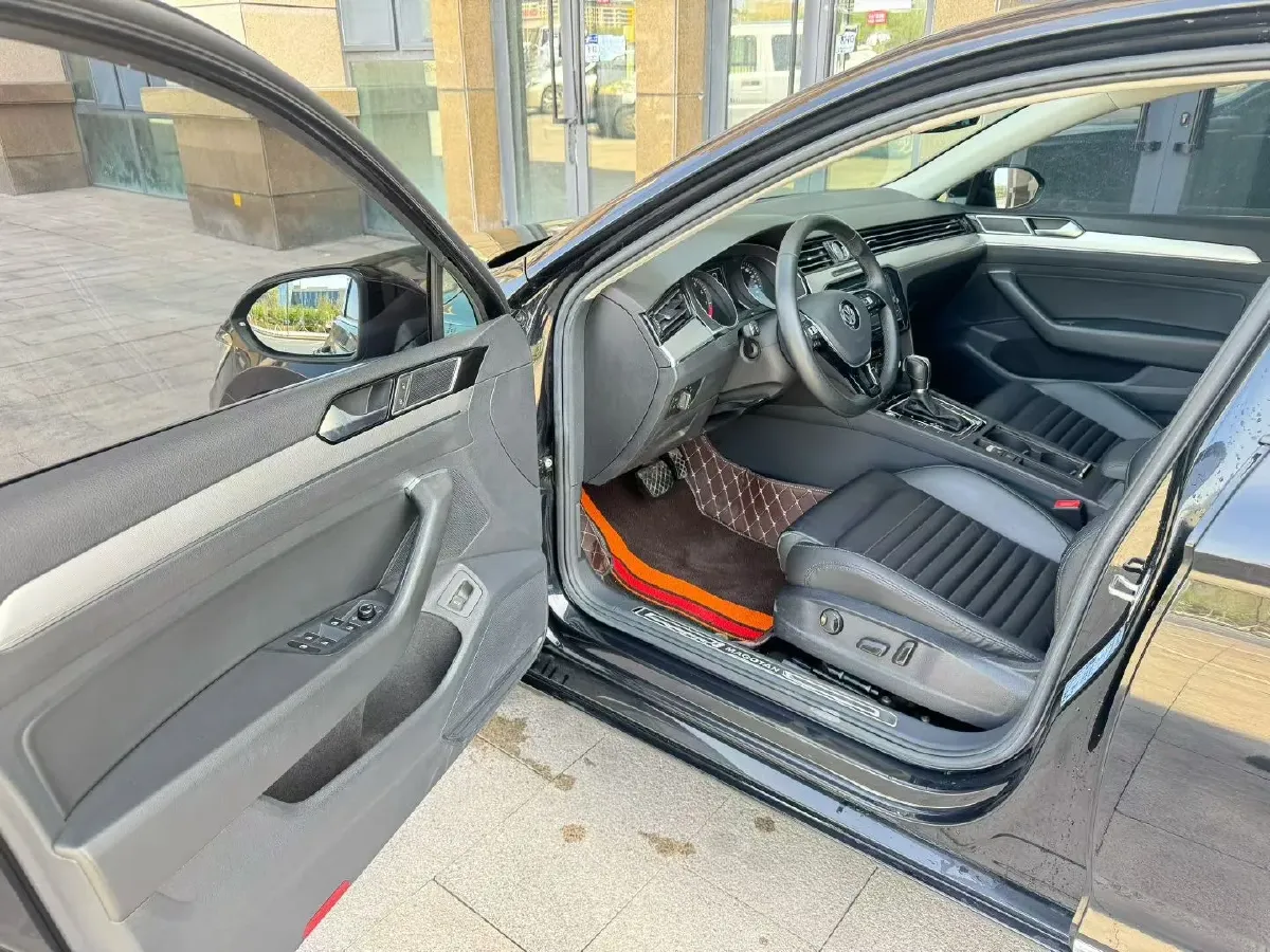 2018 Volkswagen Magotan 1.8T 180HP L4 7DCT,autocango,china used car exporter,china ev exporter,chinese used car exporter,chinese used ev exporter