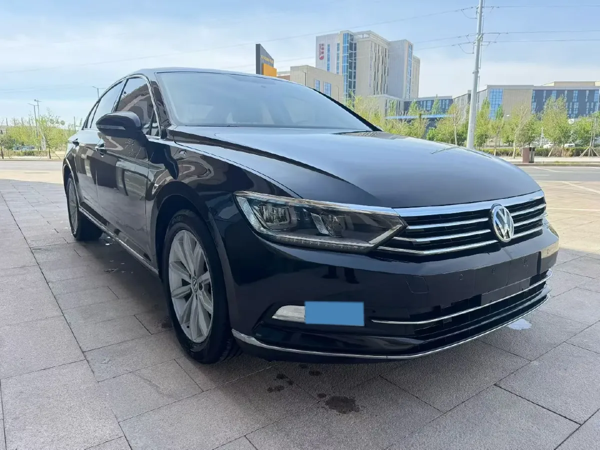 2018 Volkswagen Magotan 1.8T 180HP L4 7DCT,autocango,china used car exporter,china ev exporter,chinese used car exporter,chinese used ev exporter