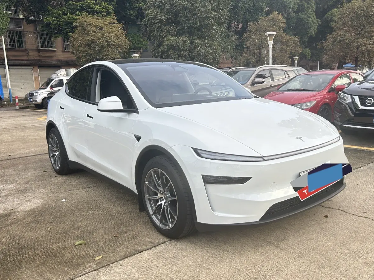 2025 Tesla Model Y BEV 78.4KWH,autocango,china used car exporter,china ev exporter,chinese used car exporter,chinese used ev exporter