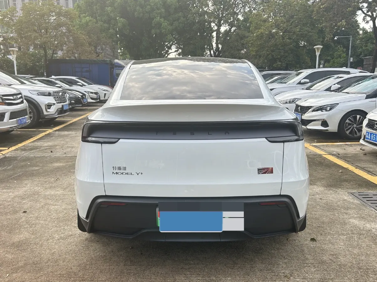 2025 Tesla Model Y BEV 78.4KWH,autocango,china used car exporter,china ev exporter,chinese used car exporter,chinese used ev exporter