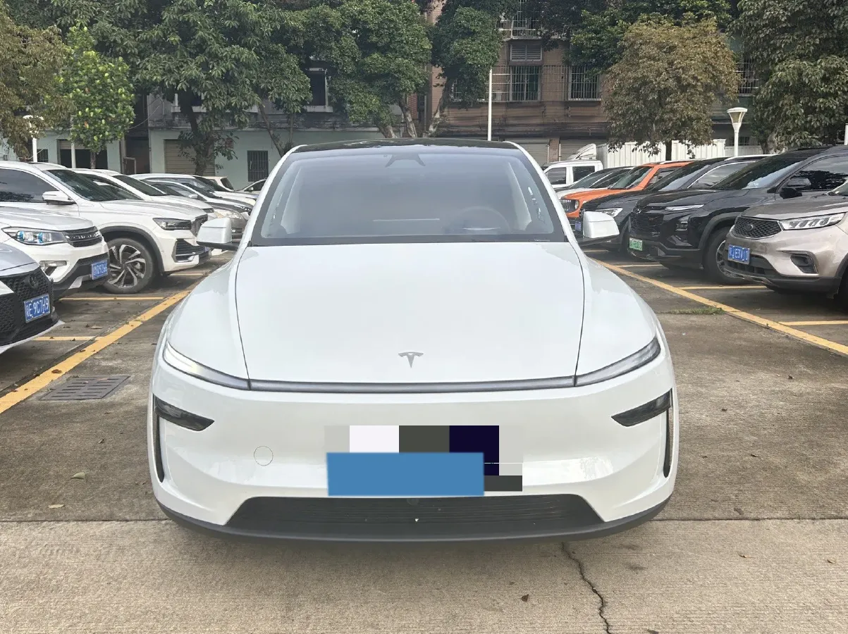 2025 Tesla Model Y BEV 78.4KWH,autocango,china used car exporter,china ev exporter,chinese used car exporter,chinese used ev exporter