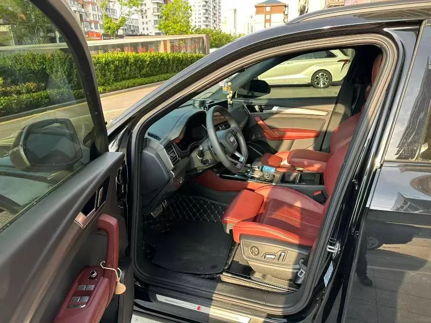2023 Audi Q5L 2.0T 190HP L4 7DCT,autocango,china used car exporter,china ev exporter,chinese used car exporter,chinese used ev exporter
