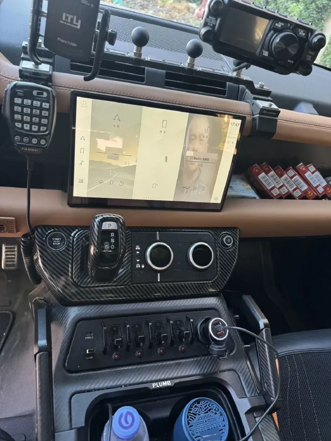 2023 Land Rover Defender 3.0T 400HP L6 8AT,autocango,china used car exporter,china ev exporter,chinese used car exporter,chinese used ev exporter