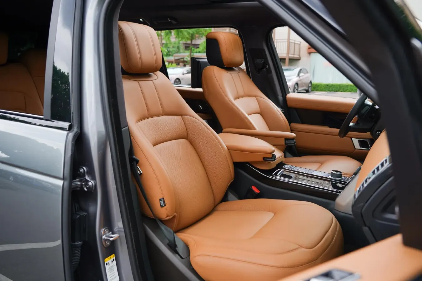 2021 Land Rover Range Rover 3.0T 400HP L6 8AT,autocango,china used car exporter,china ev exporter,chinese used car exporter,chinese used ev exporter