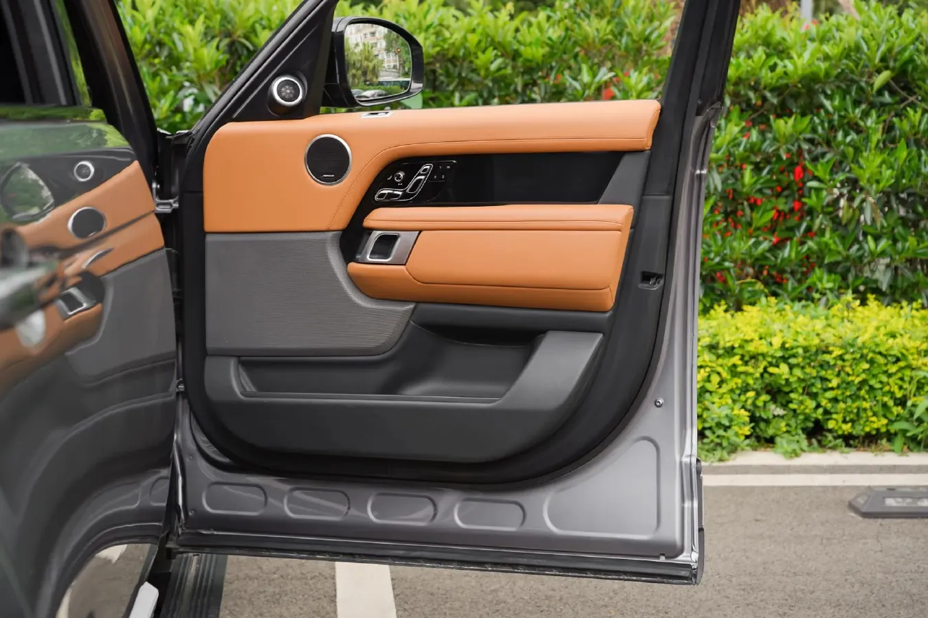 2021 Land Rover Range Rover 3.0T 400HP L6 8AT,autocango,china used car exporter,china ev exporter,chinese used car exporter,chinese used ev exporter