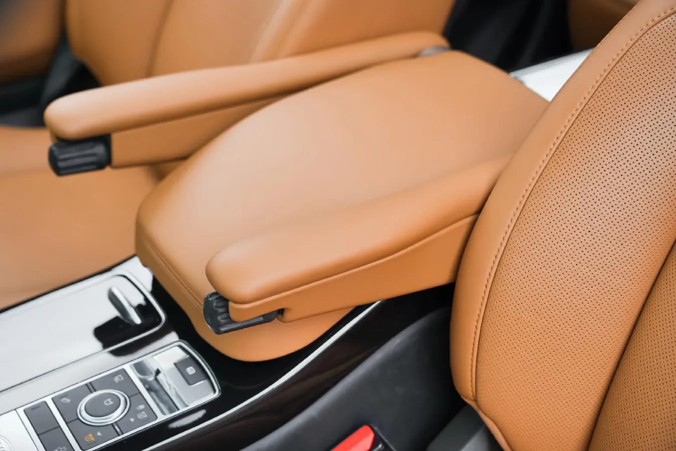 2021 Land Rover Range Rover 3.0T 400HP L6 8AT,autocango,china used car exporter,china ev exporter,chinese used car exporter,chinese used ev exporter