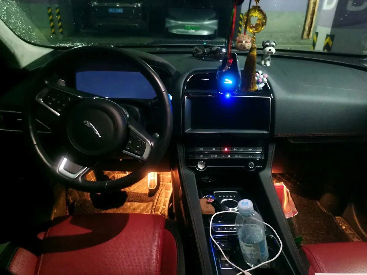 2020 Jaguar F-PACE 2.0T 250HP L4 8AT,autocango,china used car exporter,china ev exporter,chinese used car exporter,chinese used ev exporter