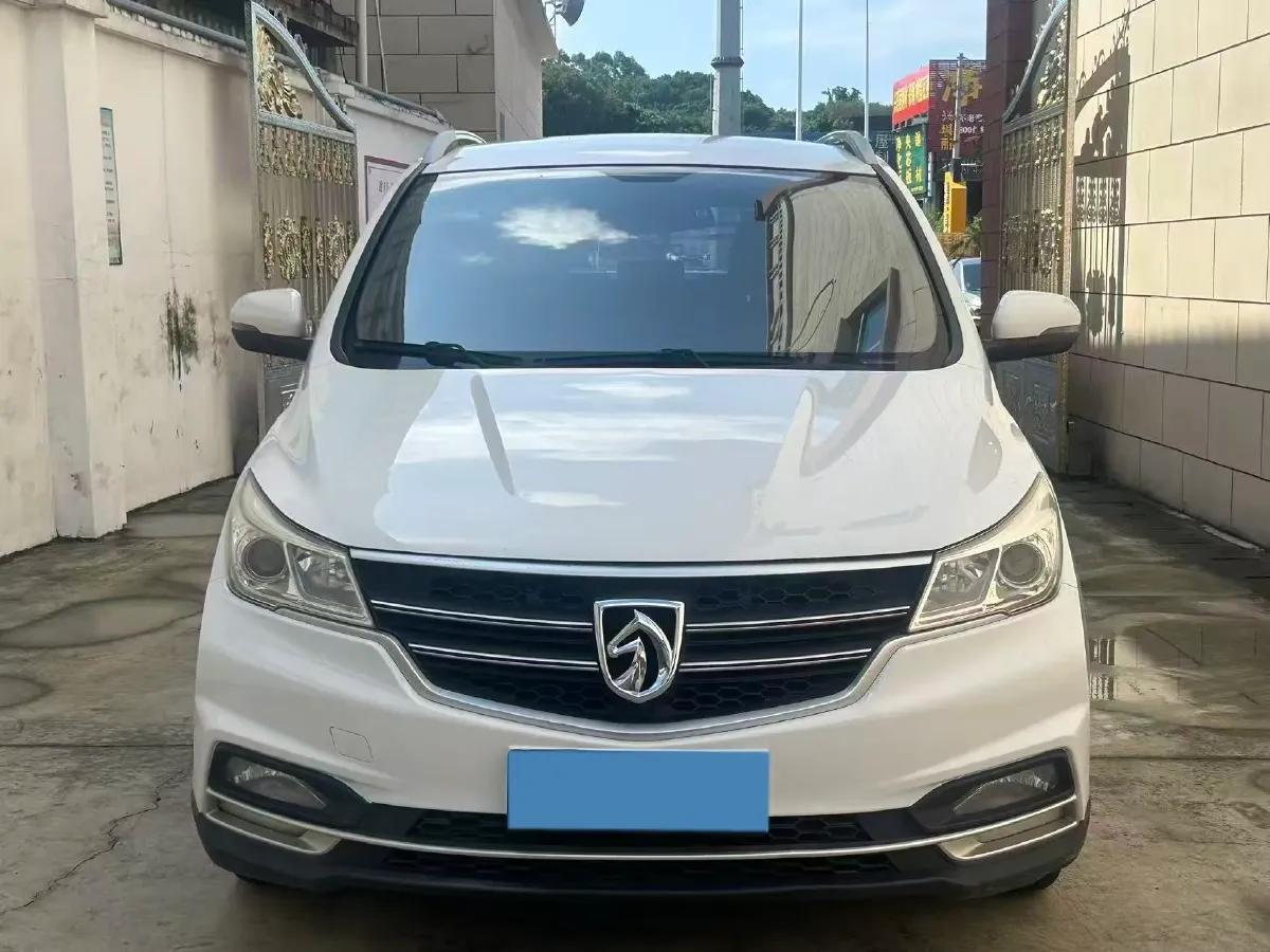 2019 BaoJun 730 1.5T 151HP L4 CVT,autocango,china used car exporter,china ev exporter,chinese used car exporter,chinese used ev exporter